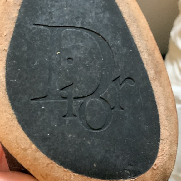 Dior Leather Pumps with toggle - Picture 10 of 10